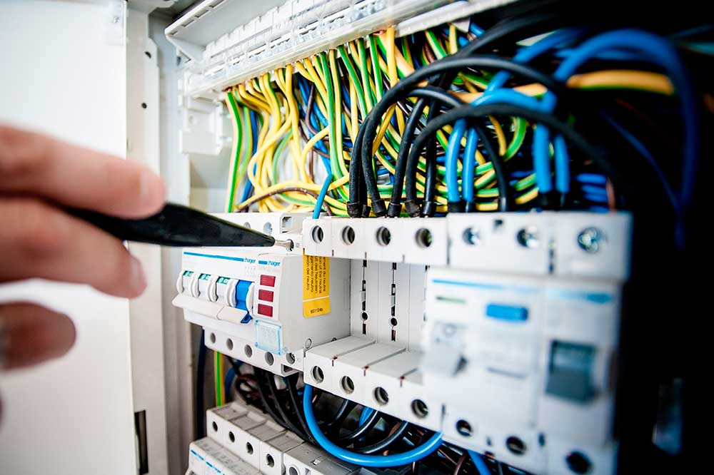 Servicios Servipronto. Instalaciones y reparaciones eléctricas